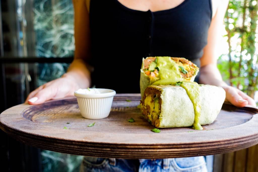 L. A. Chankla | restaurant | 5354 Wilshire Blvd, Los Angeles, CA 90036, USA | 3239368337 OR +1 323-936-8337