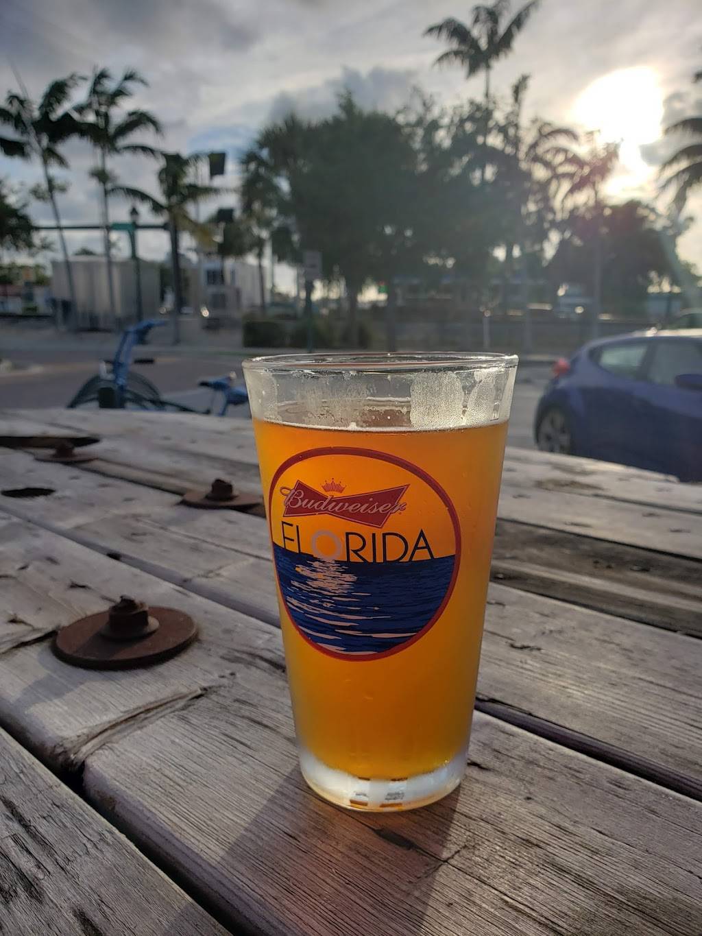 Big Dog Station | restaurant | 3148 NE 12th Ave, Oakland Park, FL 33334, USA | 9545614304 OR +1 954-561-4304