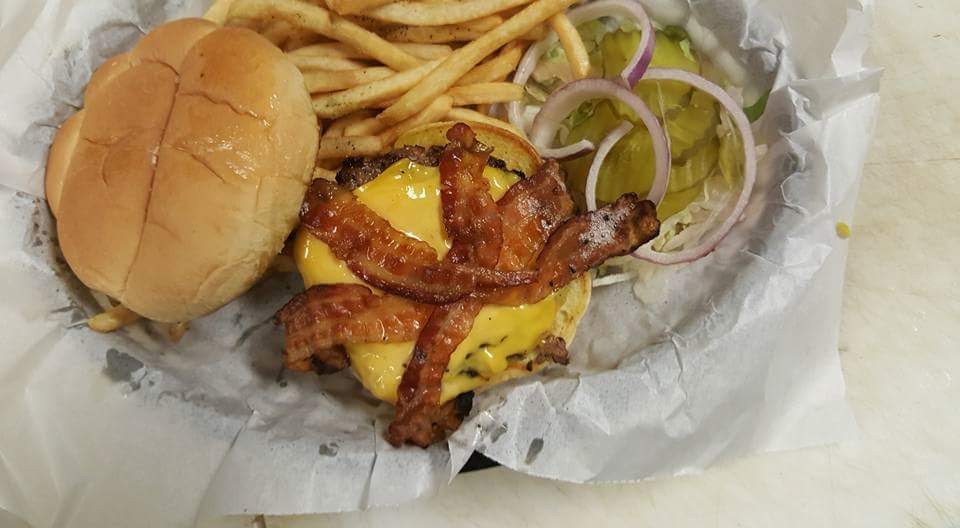 Rack Billiard Cafe | restaurant | 3322 Railroad Ave, Great Bend, KS 67530, USA | 6207925851 OR +1 620-792-5851