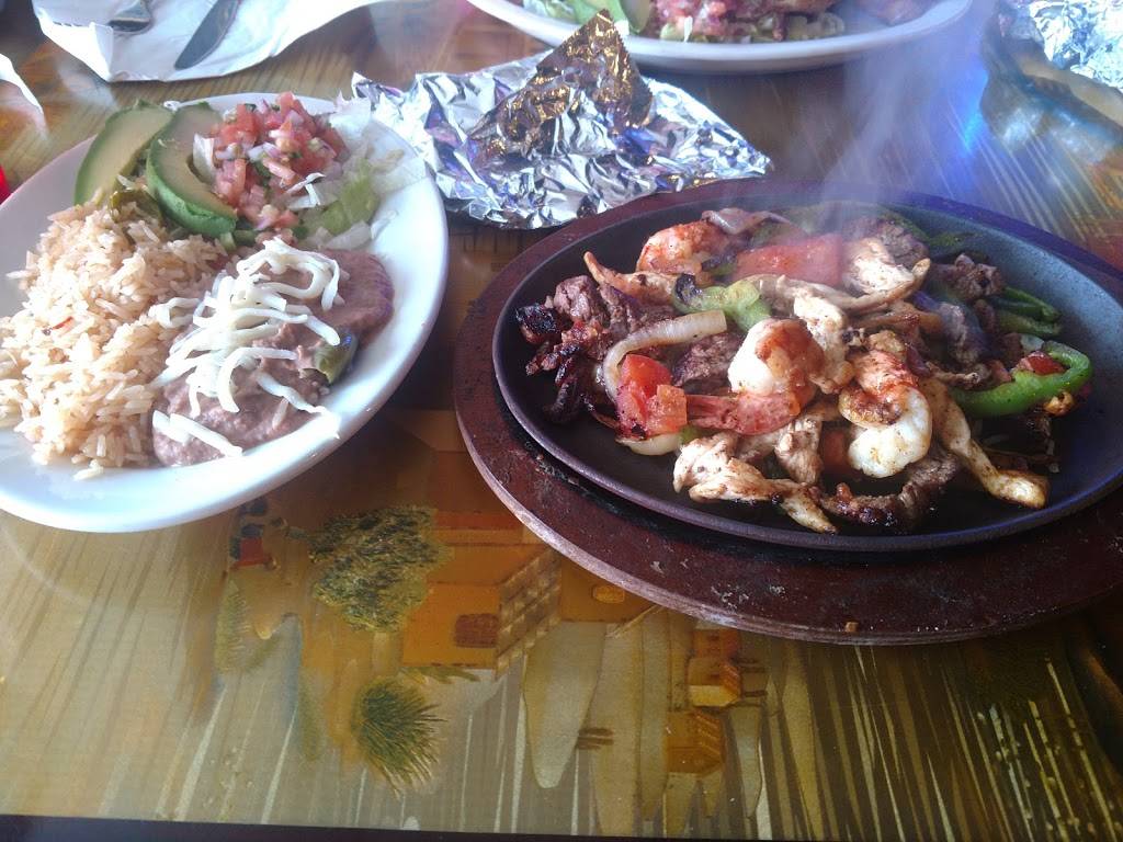 Loredos Mexican Restaurant | restaurant | 9227 Oxon Hill Rd, Fort Washington, MD 20744, USA | 3016860999 OR +1 301-686-0999