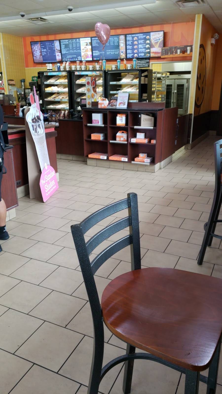 Dunkin Donuts | cafe | 5130 N Broadway, Chicago, IL 60640, USA | 7738784623 OR +1 773-878-4623