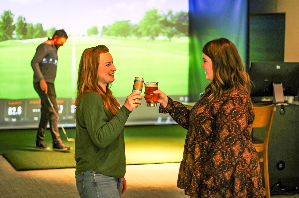 LiveGolf Studios at Muskegon Country Club | restaurant | 2801 Lakeshore Dr, Muskegon, MI 49441, USA | 2317553737 OR +1 231-755-3737