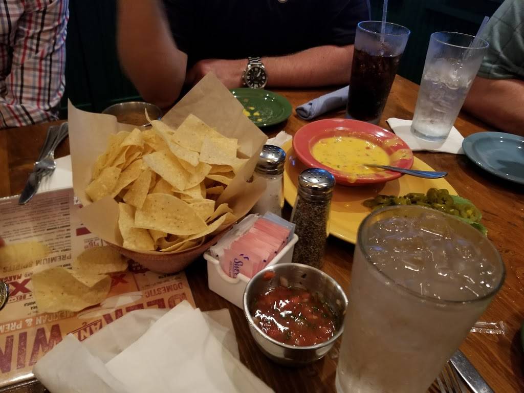 Lupe Tortilla | restaurant | 5482 Farm to Market 1960 Rd W, Houston, TX 77069, USA | 7132310640 OR +1 713-231-0640