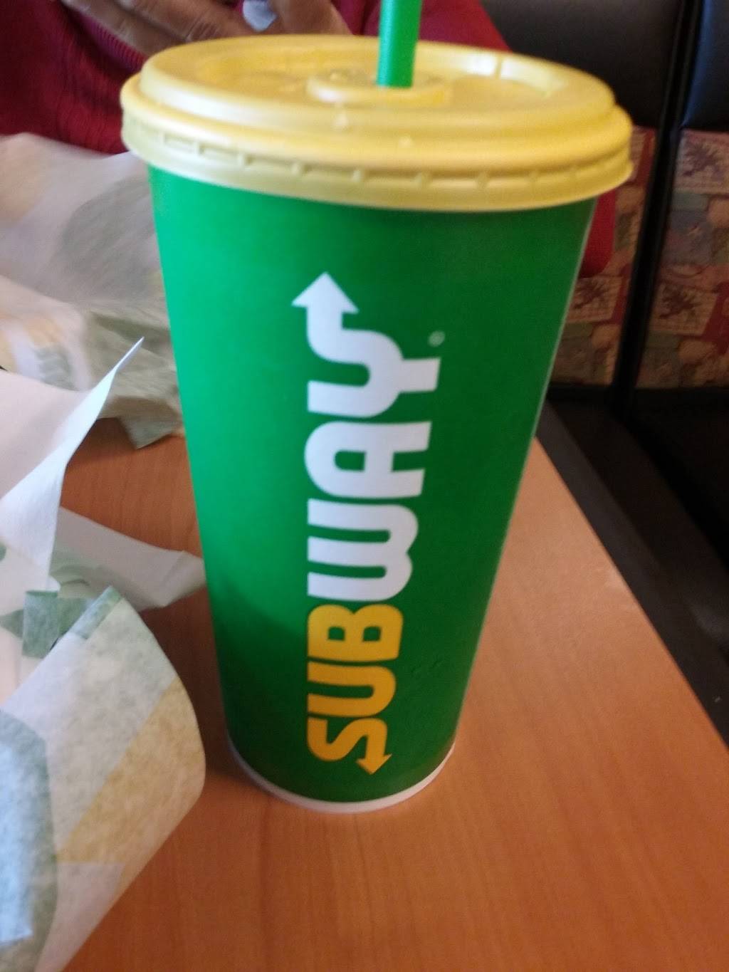 Subway | restaurant | 80 Newport Ave, Rumford, RI 02916, USA | 4012701925 OR +1 401-270-1925