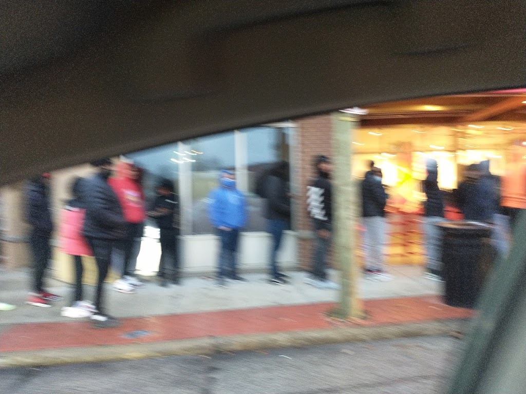 Daves Hot Chicken | restaurant | 15012 Detroit Ave, Lakewood, OH 44107, USA | 2162384999 OR +1 216-238-4999