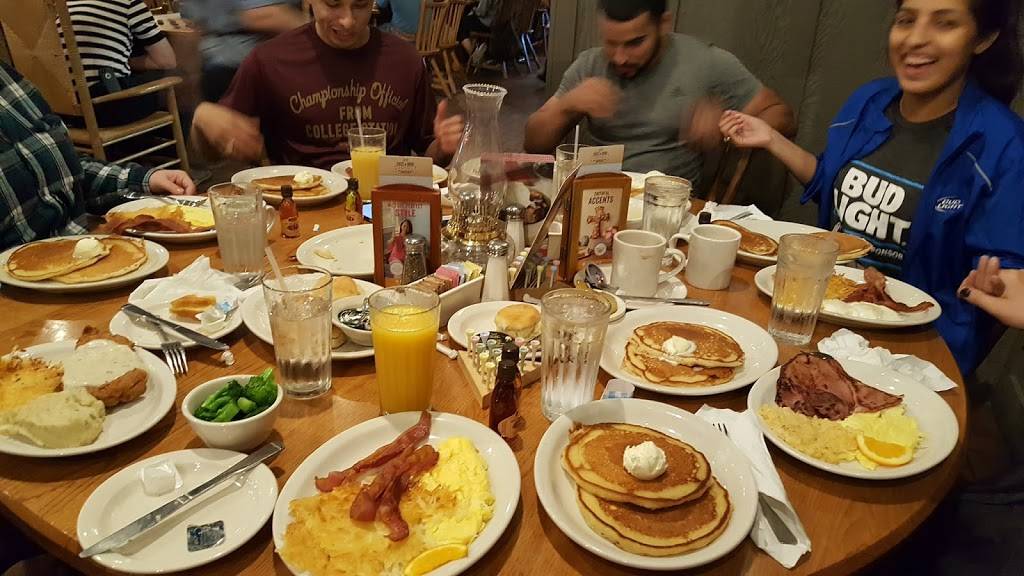 Cracker Barrel Old Country Store | restaurant | 3110 Briarcrest Dr, Bryan, TX 77802, USA | 9797318889 OR +1 979-731-8889