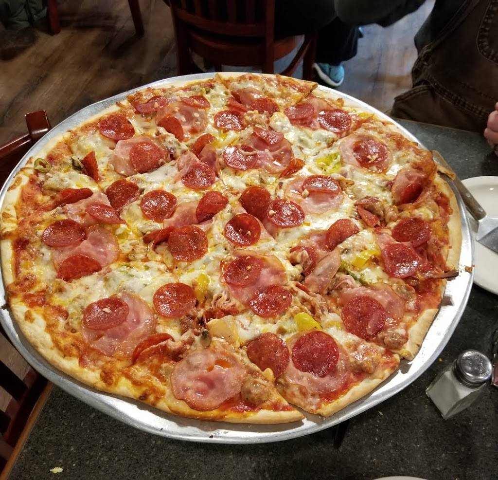 Cavataios Restaurant & Pizzeria | meal takeaway | 101 S Edwardsville St, Staunton, IL 62088, USA | 6186352030 OR +1 618-635-2030