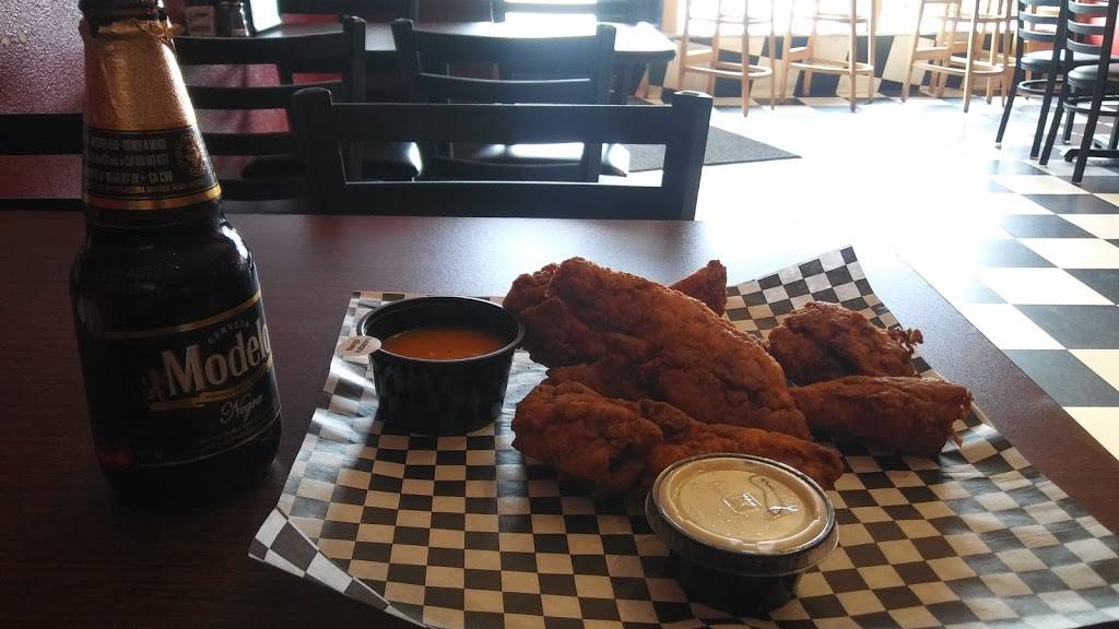 Grillin Wings & Things | restaurant | 723 S University Blvd, Denver, CO 80209, USA | 7205707800 OR +1 720-570-7800