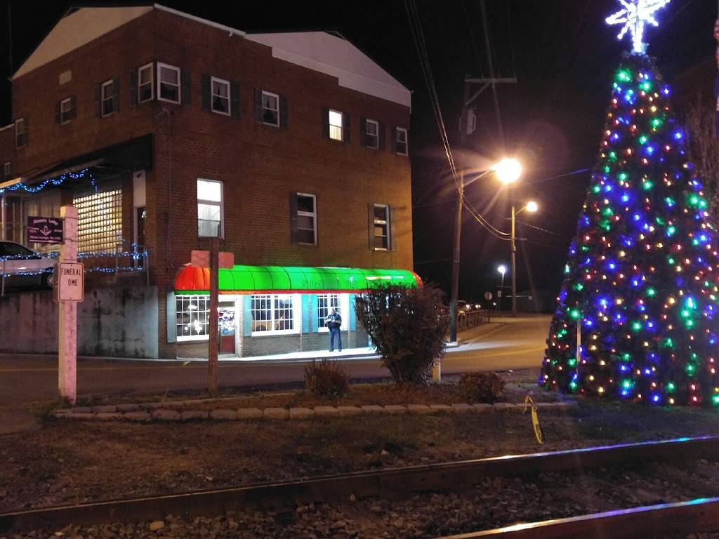 Roosters Pub | restaurant | 131 Harrell St, Pennington Gap, VA 24277, USA | 2765464190 OR +1 276-546-4190