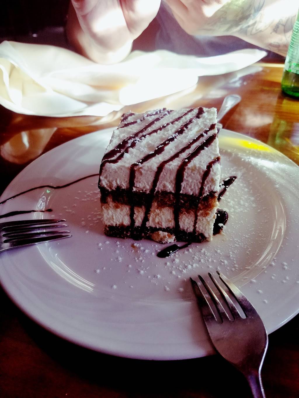 Francesco’s Ristorante | restaurant | 318 Franklin Ave, Hartford, CT 06114, USA | 8602963024 OR +1 860-296-3024