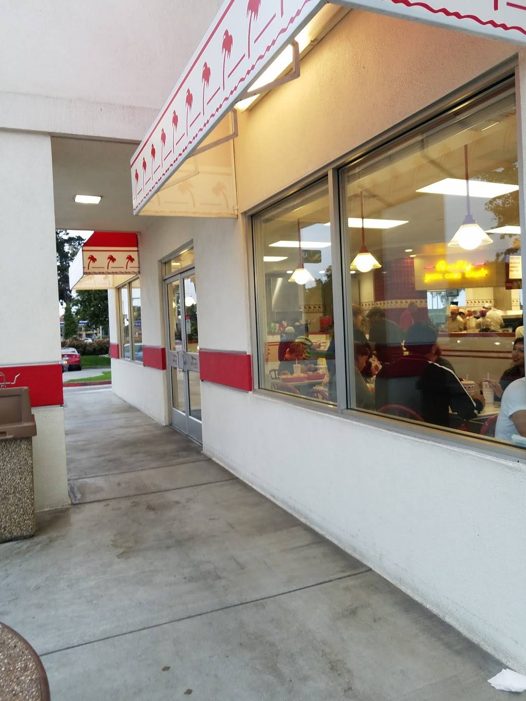 In-N-Out Burger | restaurant | 151 Kern St, Salinas, CA 93905, USA | 8007861000 OR +1 800-786-1000