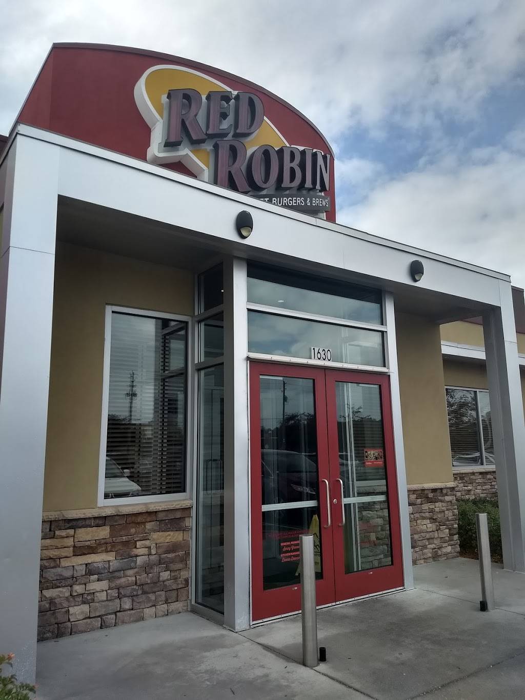 Red Robin Gourmet Burgers and Brews | restaurant | 1630 Rinehart Rd, Sanford, FL 32771, USA | 3212755786 OR +1 321-275-5786