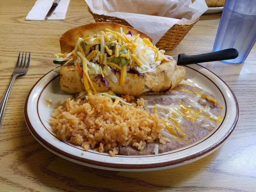 Los Reyes Mexican Food | restaurant | 257 E Elm Ave, Coalinga, CA 93210, USA | 5599341022 OR +1 559-934-1022