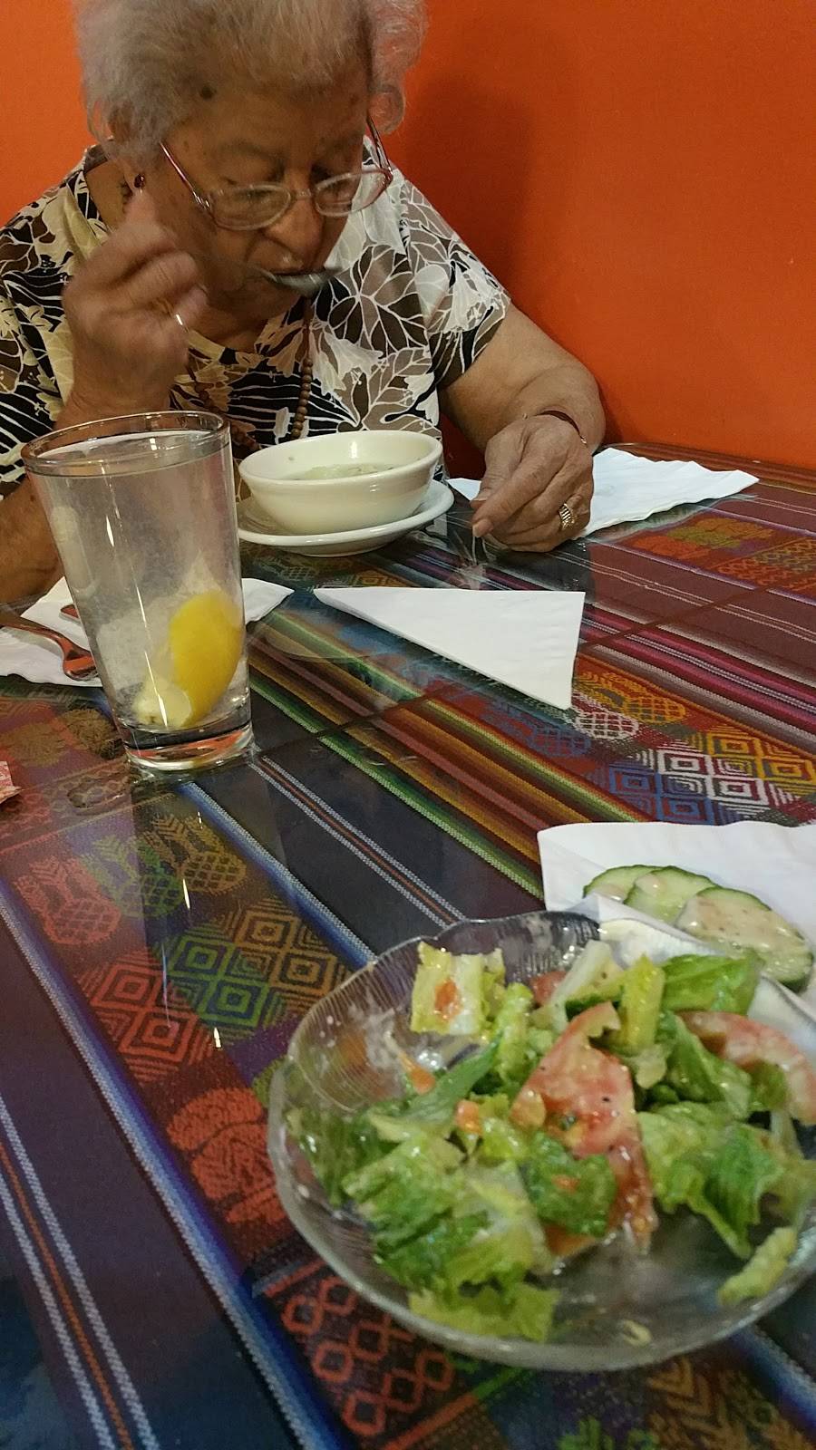 Lucias Latin Kitchen | restaurant | 109 Railroad St, Lee, MA 01238, USA | 4133945009 OR +1 413-394-5009