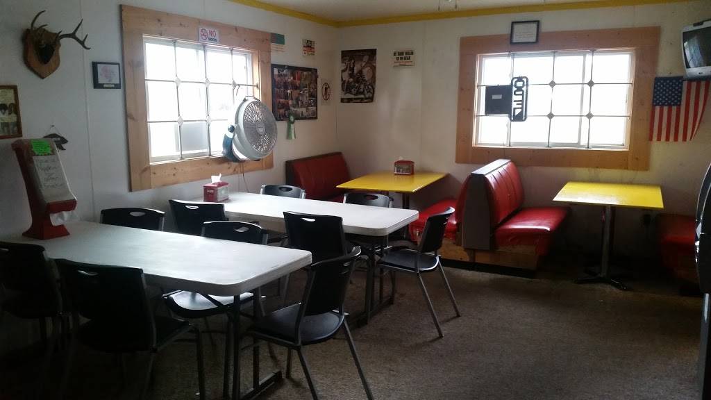 Five Corner Store | restaurant | 4971 N Greenville Rd, Lakeview, MI 48850, USA | 9893526633 OR +1 989-352-6633