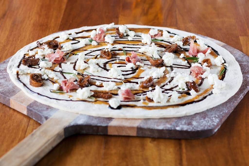 Sassos Coal Fired Pizza | restaurant | 52 Main St, Torrington, CT 06790, USA | 8606187162 OR +1 860-618-7162