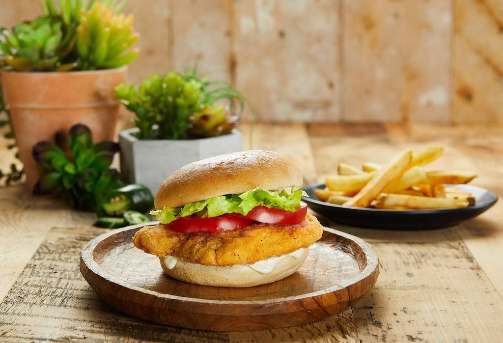 Chucks Roadhouse Bar & Grill | restaurant | 310 Garrison Road Garrison Village Shopping Centre, Fort Erie, ON L2A 1M7, Canada | 9059919444 OR +1 905-991-9444