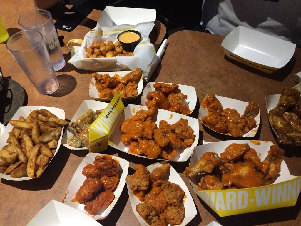Buffalo Wild Wings | meal takeaway | 4415 Ambassador Caffery Pkwy Suite 700, Lafayette, LA 70508, USA | 3379847990 OR +1 337-984-7990