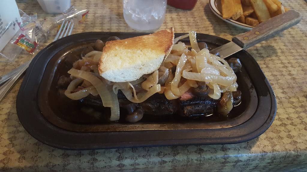 Stacys Food & Spirits | restaurant | 23018 S Shore Dr, Edwardsburg, MI 49112, USA | 2696995113 OR +1 269-699-5113