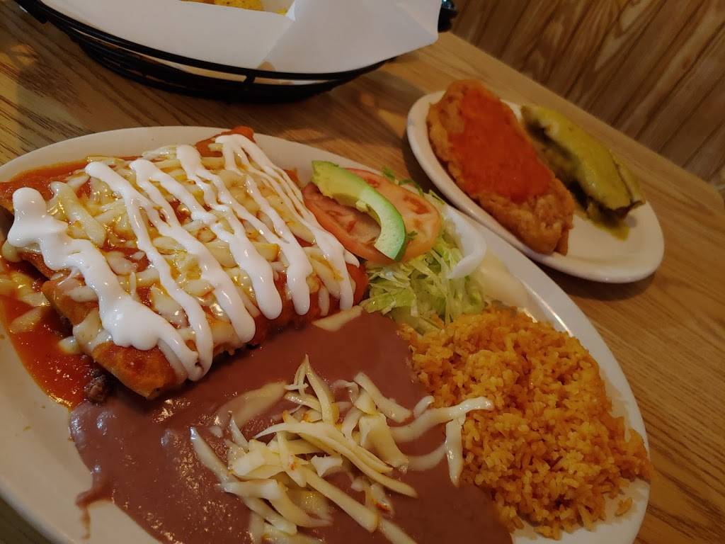 La Casita Mexican Restaurant | restaurant | 9681, 201 E Main St, Twin Lakes, WI 53181, USA | 2624481760 OR +1 262-448-1760