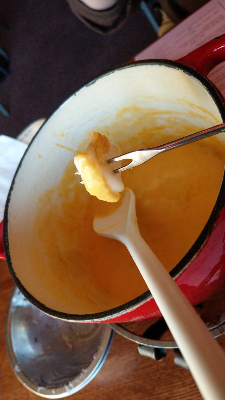 Fondue Stube | restaurant | 2717 W Peterson Ave, Chicago, IL 60659, USA | 7737842200 OR +1 773-784-2200