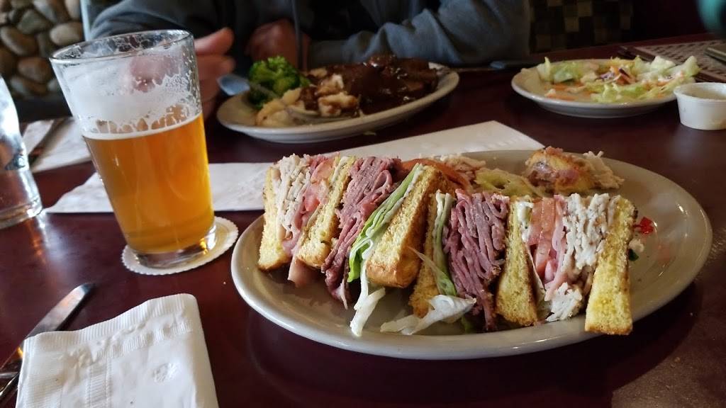 Ben Dews Clubhouse Grill | restaurant | 6501 6th Ave, Tacoma, WA 98406, USA | 2535644442 OR +1 253-564-4442