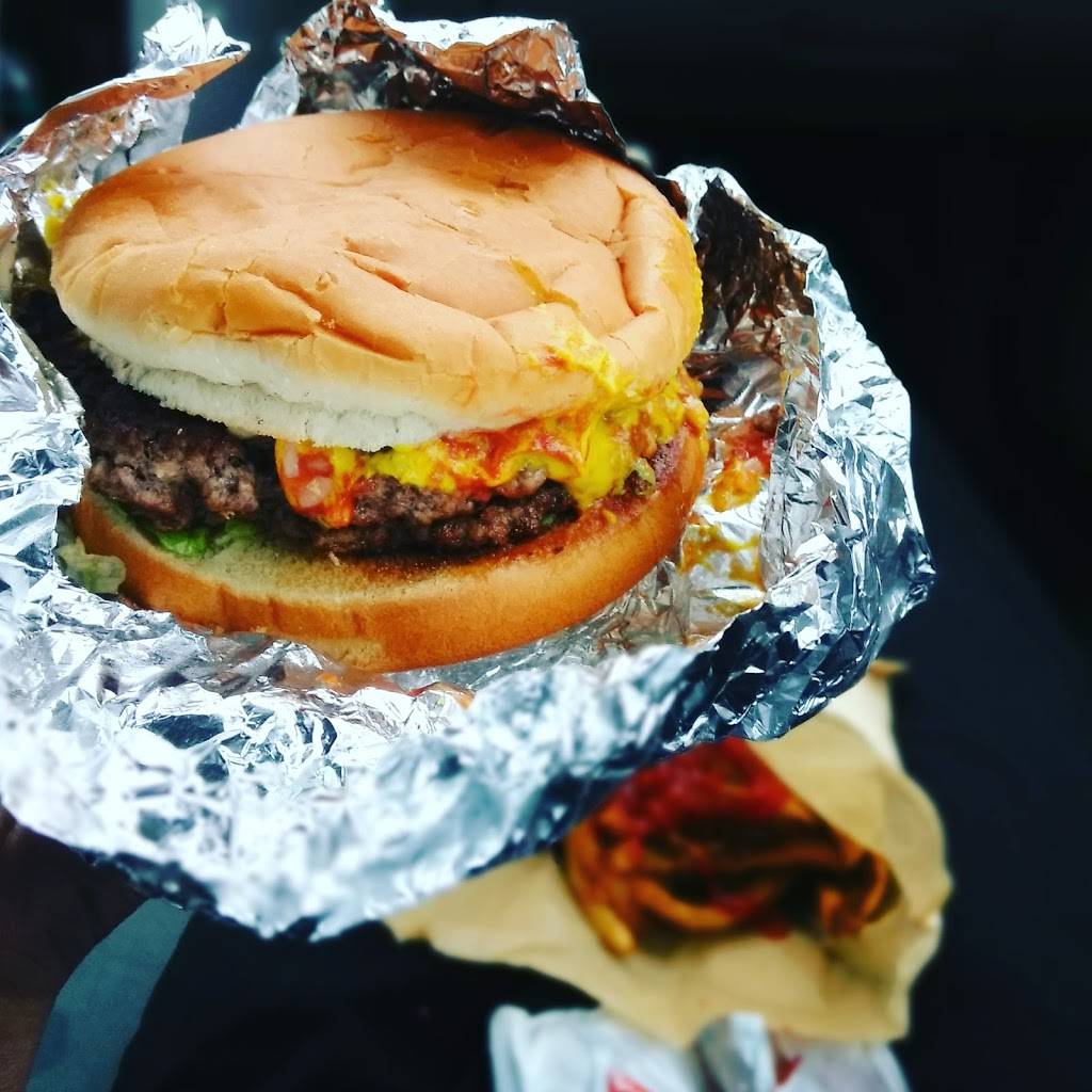 Bobs Hamburg | restaurant | 1351 East Ave, Akron, OH 44307, USA | 3302532627 OR +1 330-253-2627