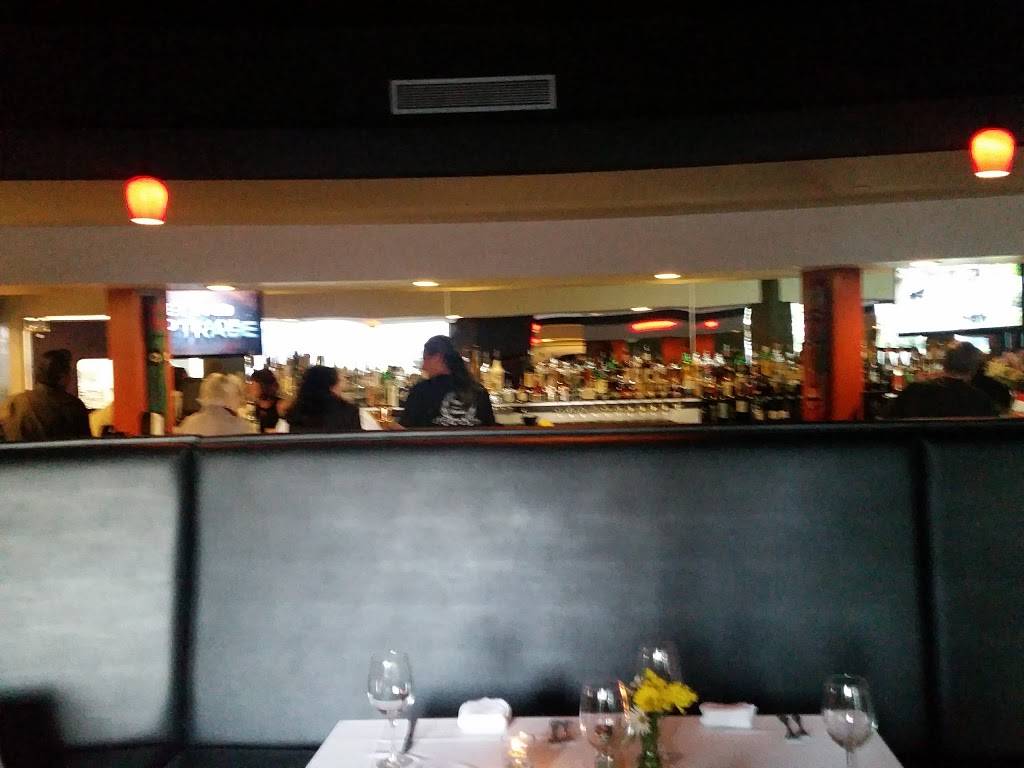 Crocodile Restaurant & Bar | restaurant | 2819 State St, Santa Barbara, CA 93105, USA | 8056876444 OR +1 805-687-6444