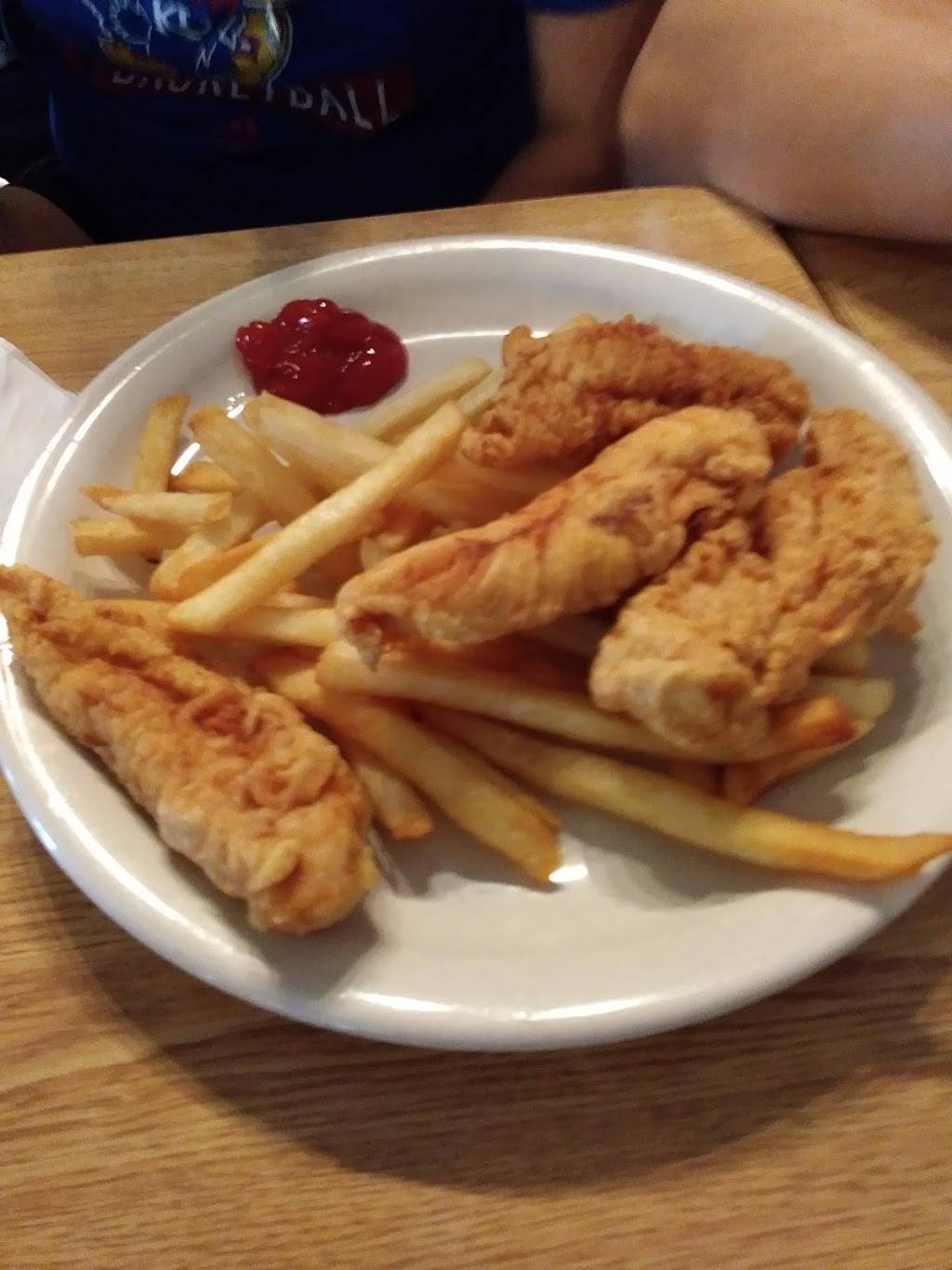 Lawrences Pub and Eatery | restaurant | 46 E Main St, Benton, WI 53803, USA | 6087594000 OR +1 608-759-4000