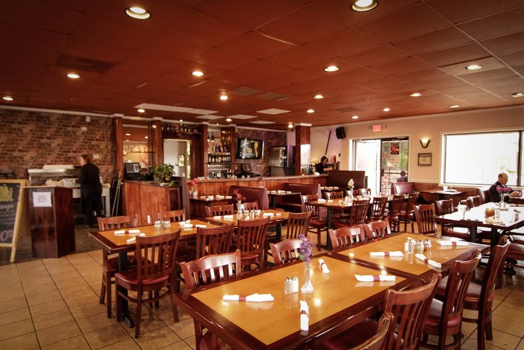 Italiannos restaurant | restaurant | 1611 N Aspen St, Lincolnton, NC 28092, USA | 7047323118 OR +1 704-732-3118