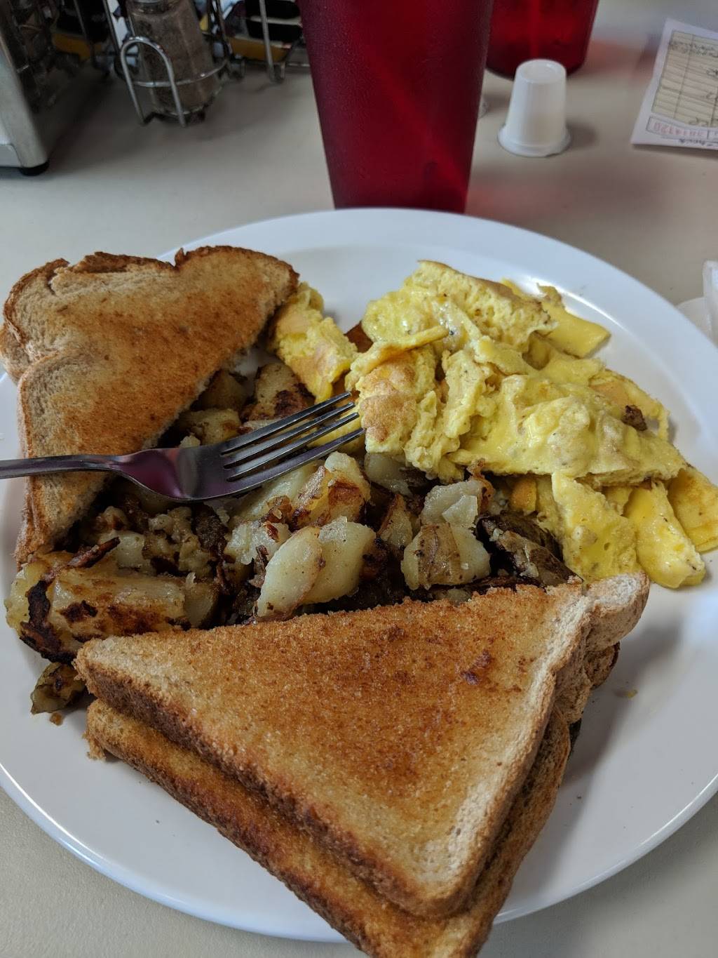 Roast N Toast Family Diner | restaurant | 2005 Ottawa St, Windsor, ON N8Y 1R6, Canada | 5192582302 OR +1 519-258-2302