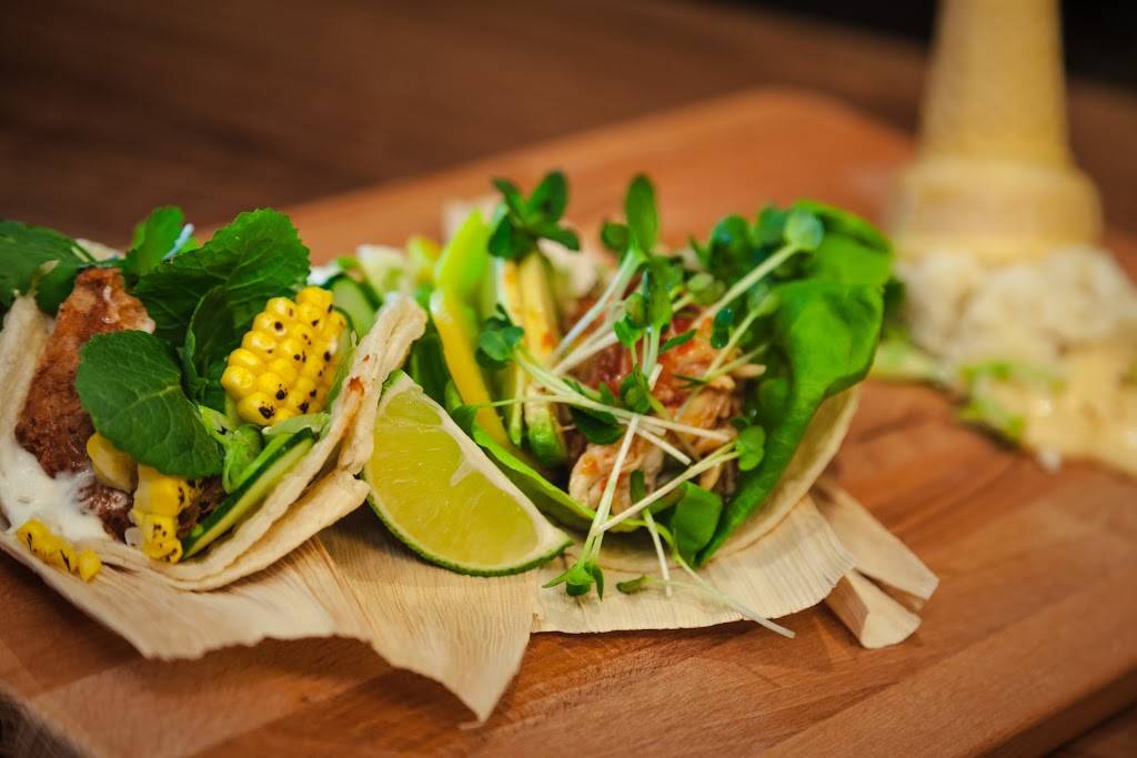 Carbon Arc Bar & Board | restaurant | 4620 N Lincoln Ave, Chicago, IL 60625, USA | 7739618946 OR +1 773-961-8946