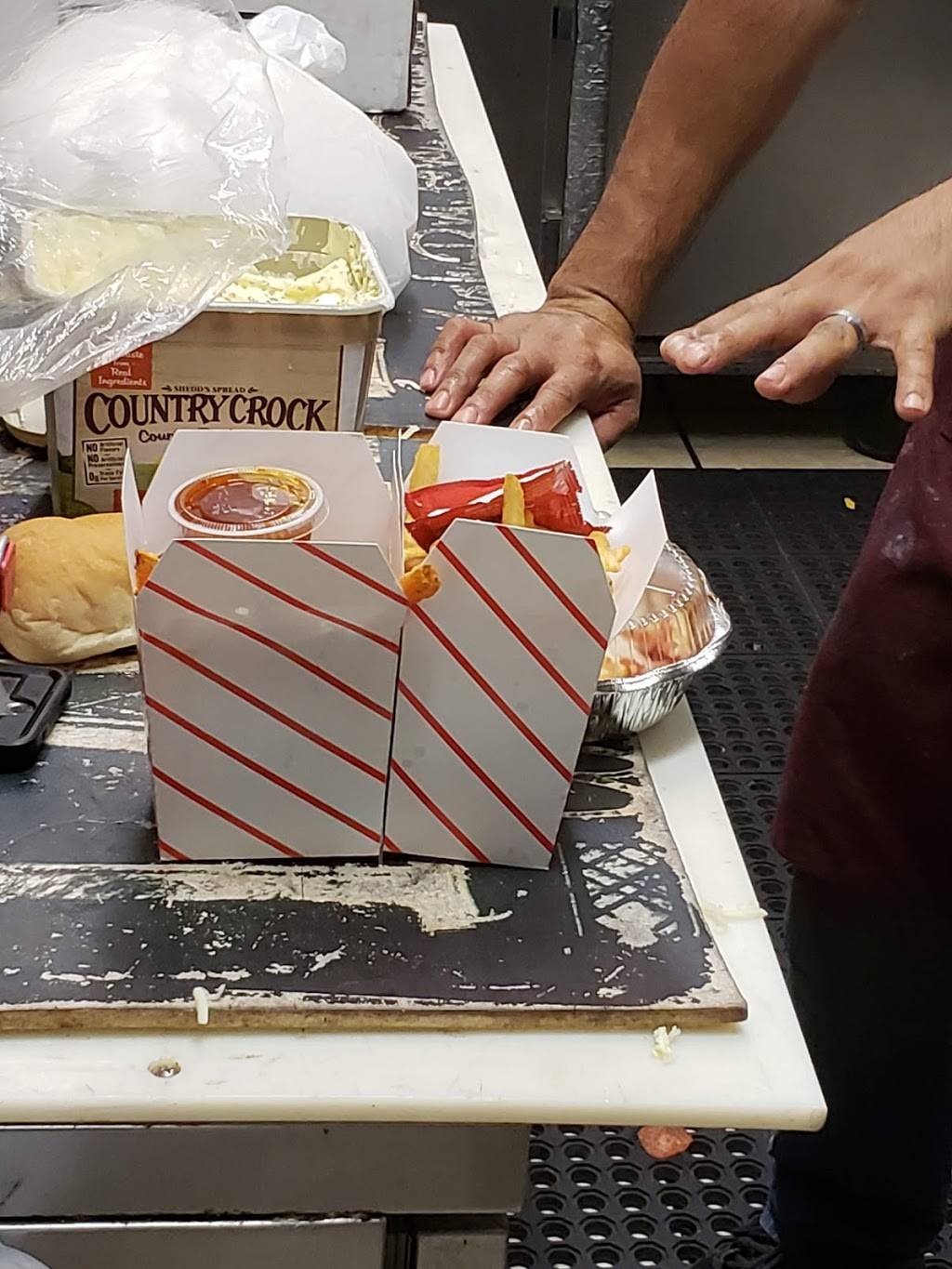 Pine Loft Pizzeria & Cafe | cafe | 1474 Berlin Turnpike, Berlin, CT 06037, USA | 8608289797 OR +1 860-828-9797