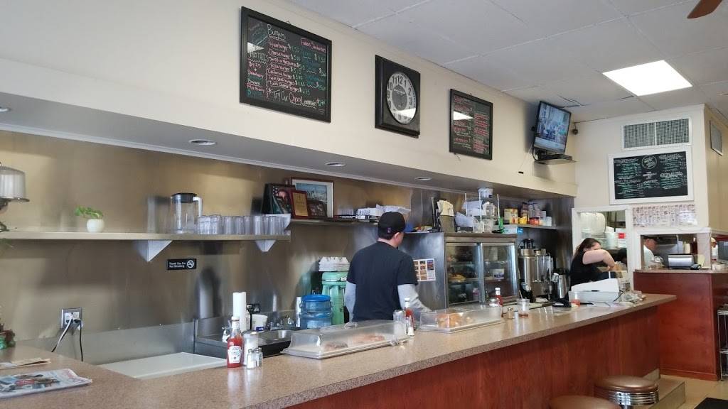 The Restaurant | restaurant | 8605 Rockaway Beach Blvd, Rockaway Park, NY 11694, USA | 7186345809 OR +1 718-634-5809