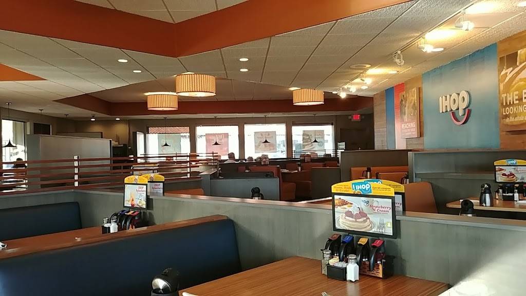 IHOP | restaurant | 26135 Bouquet Canyon Rd, Saugus, CA 91350, USA | 6612532696 OR +1 661-253-2696