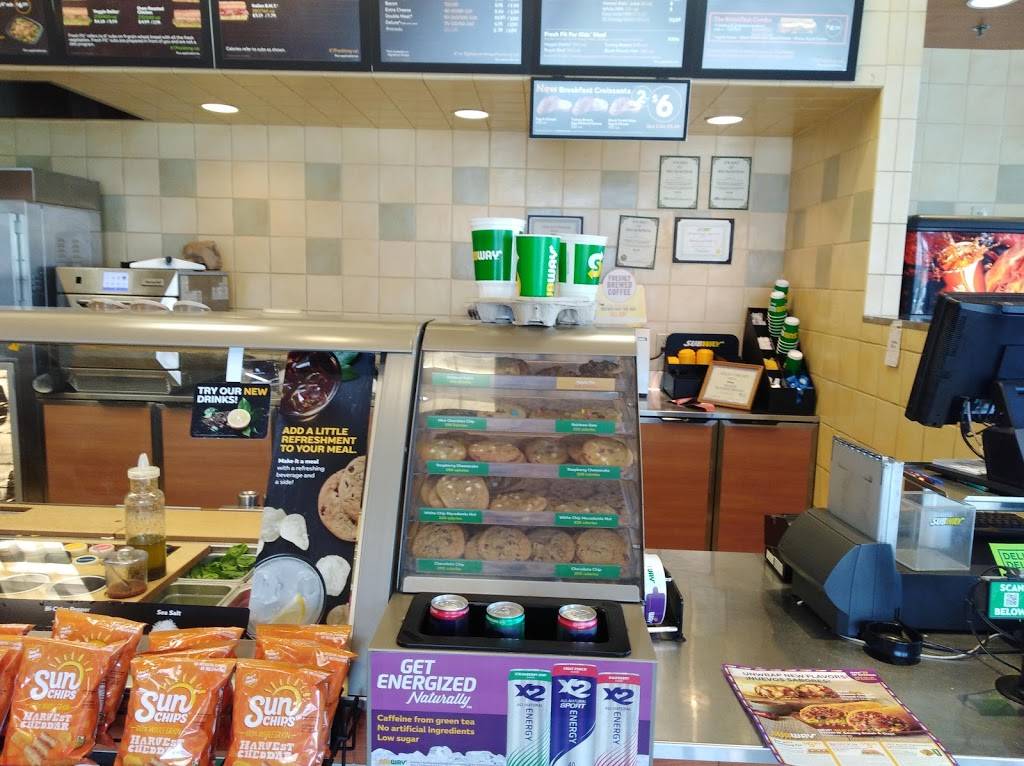 Subway | restaurant | 2281 W. Esplanade Ave, Esplanade Suite B104, San Jacinto, CA 92582, USA | 9516634546 OR +1 951-663-4546