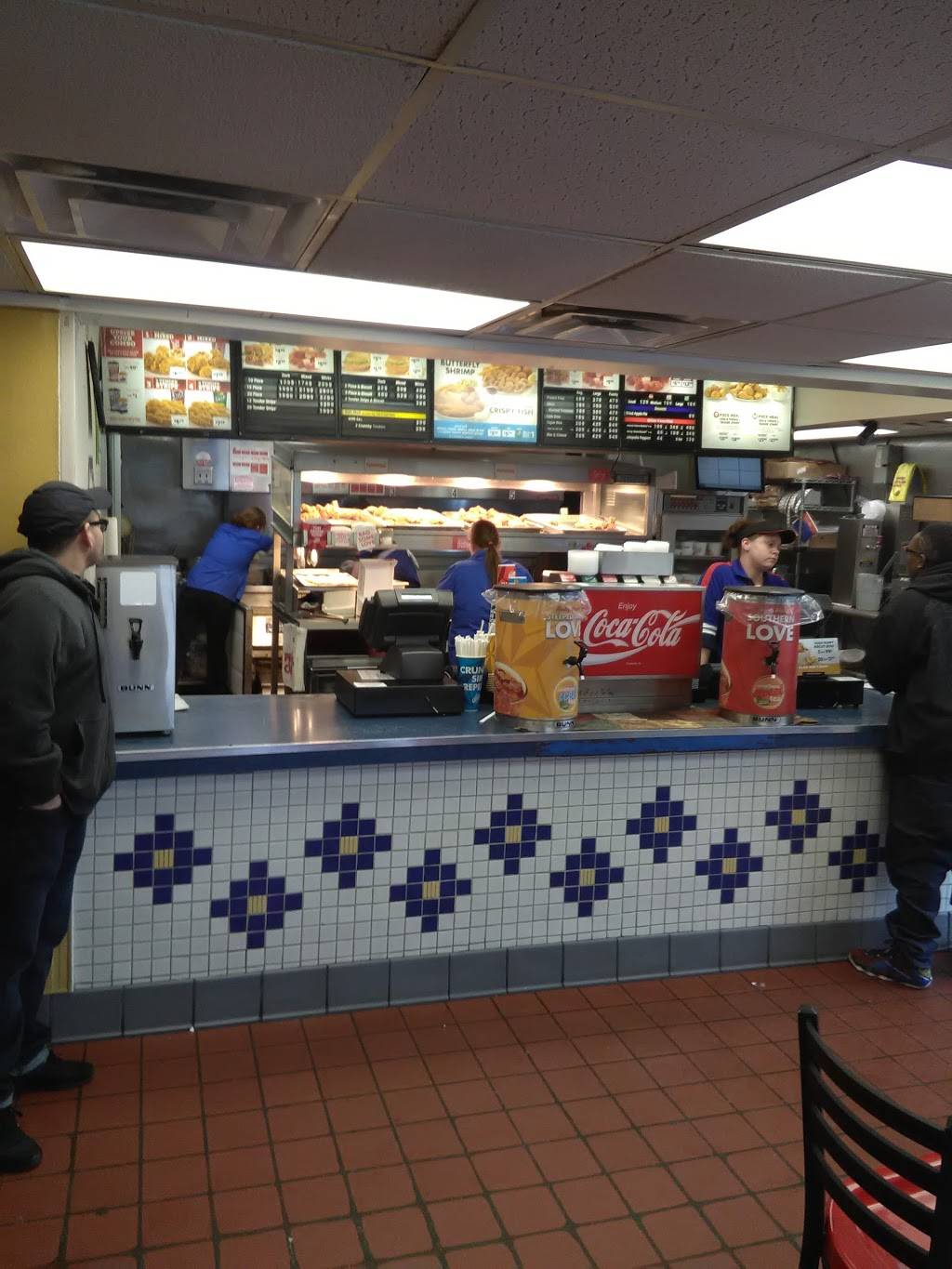 Churchs Chicken | restaurant | 2964 S, Shelby St, Indianapolis, IN 46203, USA | 3177866159 OR +1 317-786-6159