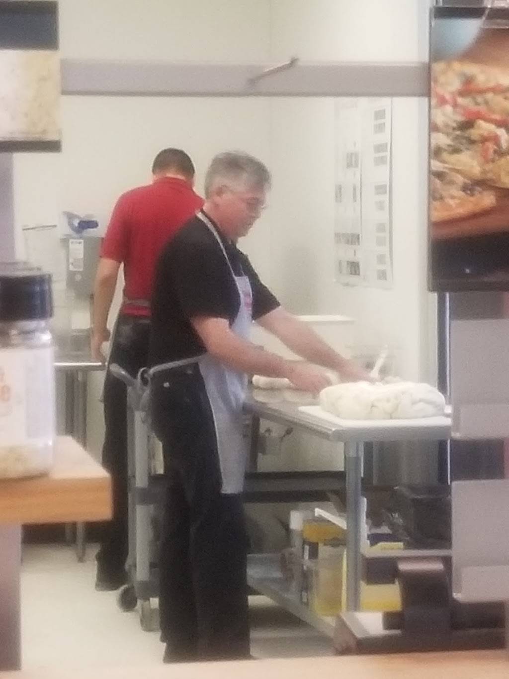 Papa Murphys Take N Bake Pizza | meal takeaway | 1369 S Main St #107, Boerne, TX 78006, USA | 8303319484 OR +1 830-331-9484