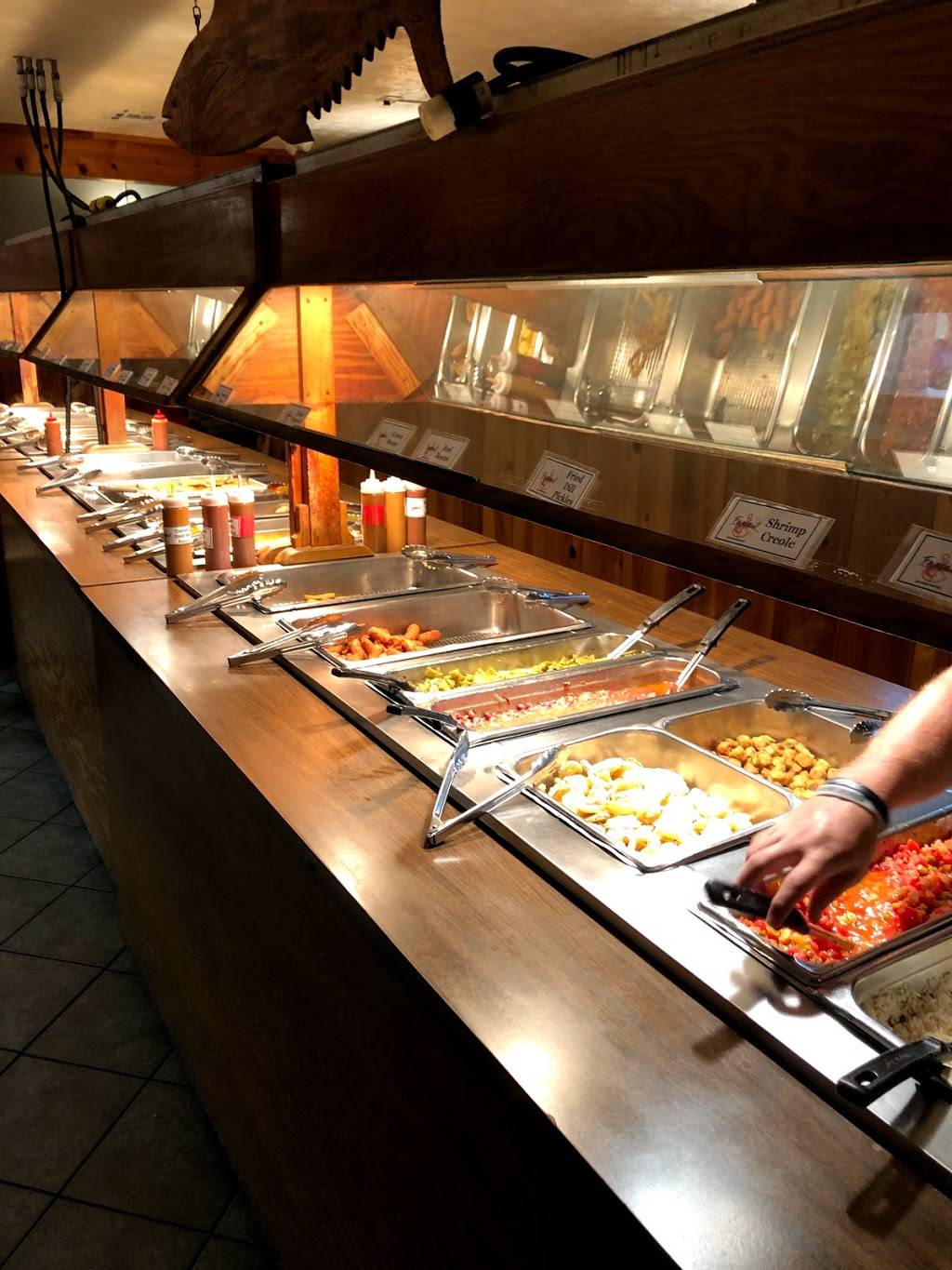 Fantail Restaurant | restaurant | 2060 Downing St, Millbrook, AL 36054, USA | 3342857255 OR +1 334-285-7255