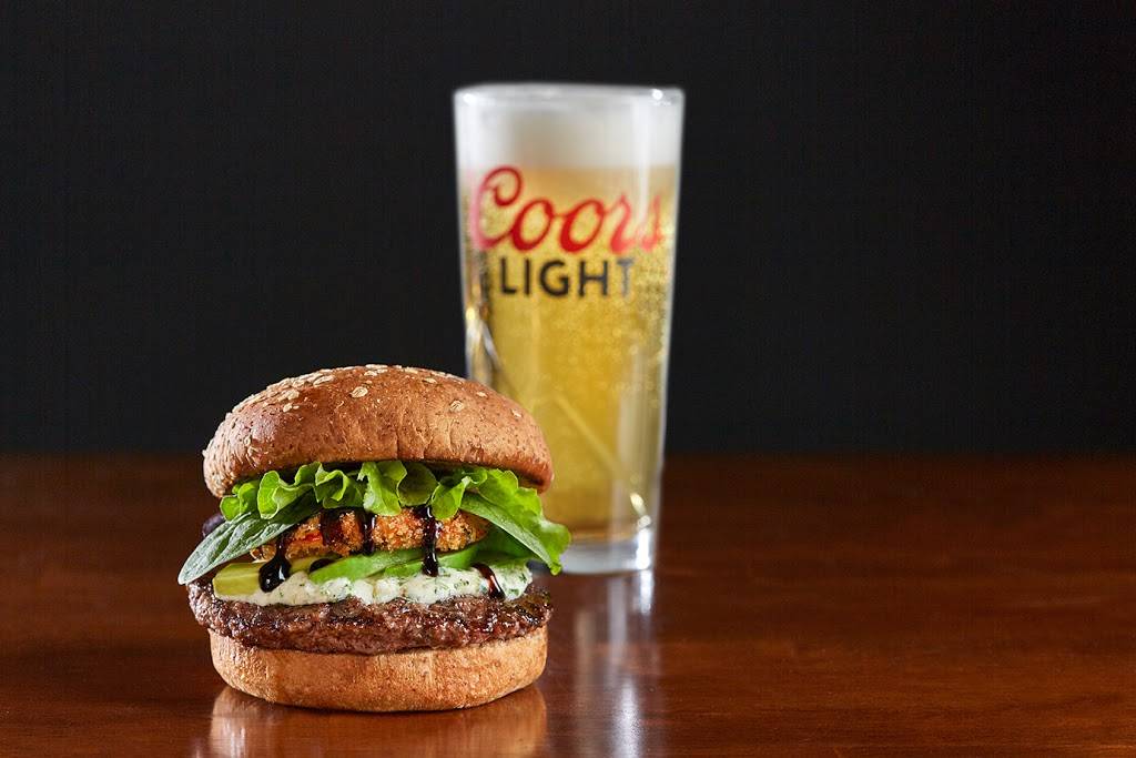 The Bar - Lime Kiln | restaurant | 606 Lime Kiln Rd, Green Bay, WI 54302, USA | 9204683566 OR +1 920-468-3566