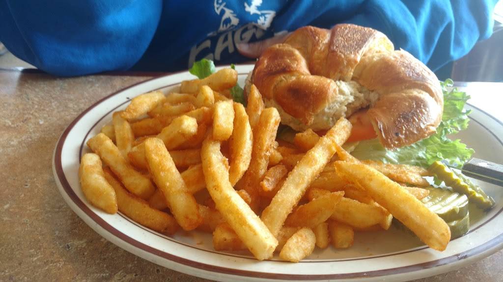 Red Star Diner | restaurant | 7327 Lewis Ave, Temperance, MI 48182, USA | 7342247101 OR +1 734-224-7101