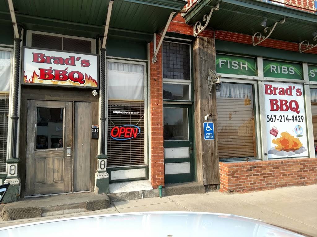 Brads BBQ | restaurant | 141 E Main St, Bellevue, OH 44811, USA | 5672144429 OR +1 567-214-4429