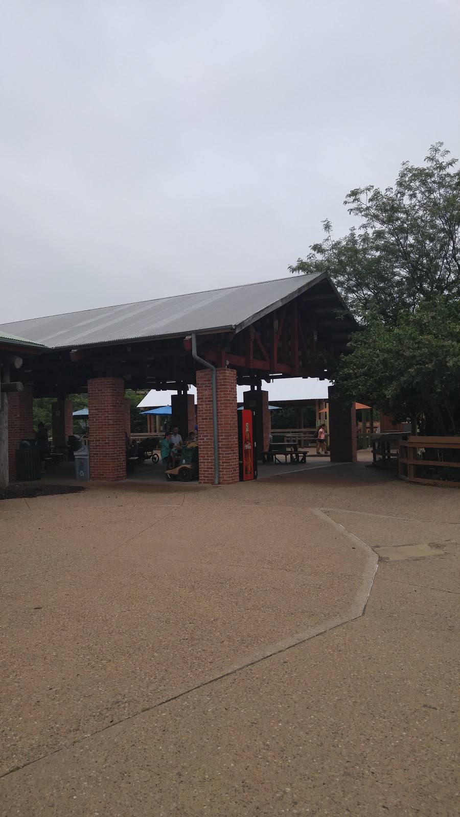 Rafiki Restaurant - Kansas City Zoo | restaurant | Kansas City, MO 64132, USA | 8165951234 OR +1 816-595-1234