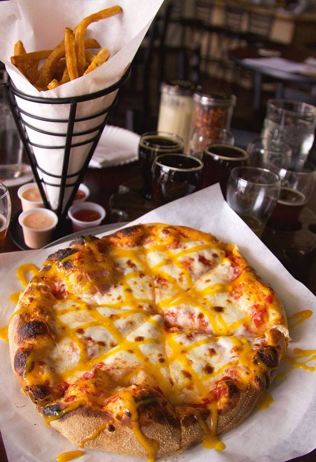 Cogstone Brewing Company, LLC | restaurant | 3858 Village 7 Rd, Colorado Springs, CO 80917, USA | 7194186595 OR +1 719-418-6595