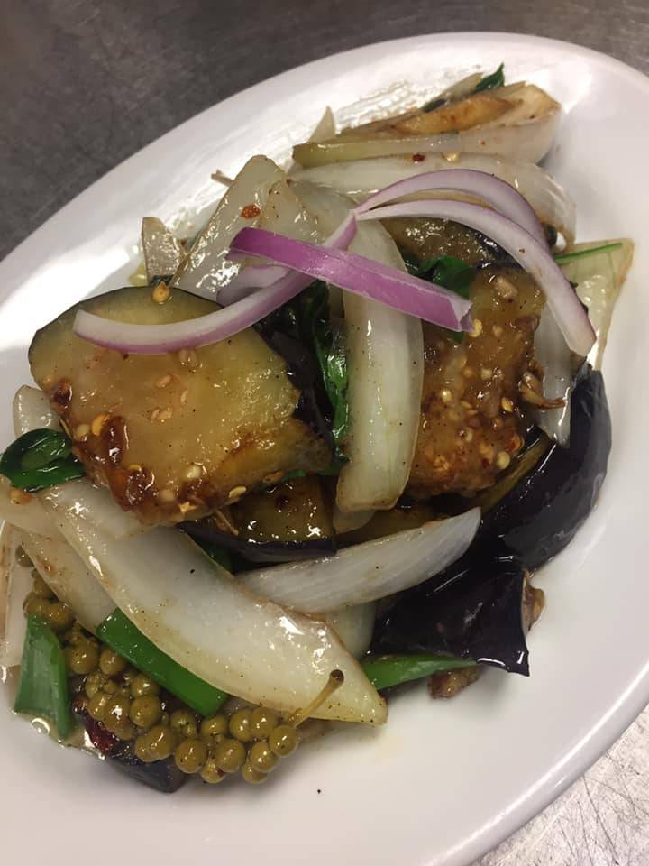 Som Tum Thai | restaurant | 3138 S Church St STE C, Murfreesboro, TN 37127, USA | 6156173410 OR +1 615-617-3410