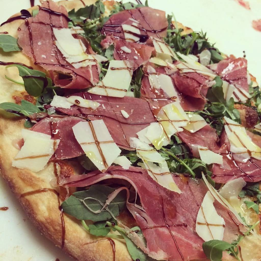 Roccos Off Wooster Pizza,Delivery & Italian Restaurant | restaurant | 2311 Boston Post Rd, Guilford, CT 06437, USA | 2035335032 OR +1 203-533-5032