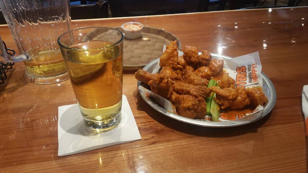 Hooters | restaurant | 7701 Preston Hwy, Louisville, KY 40219, USA | 5029681606 OR +1 502-968-1606