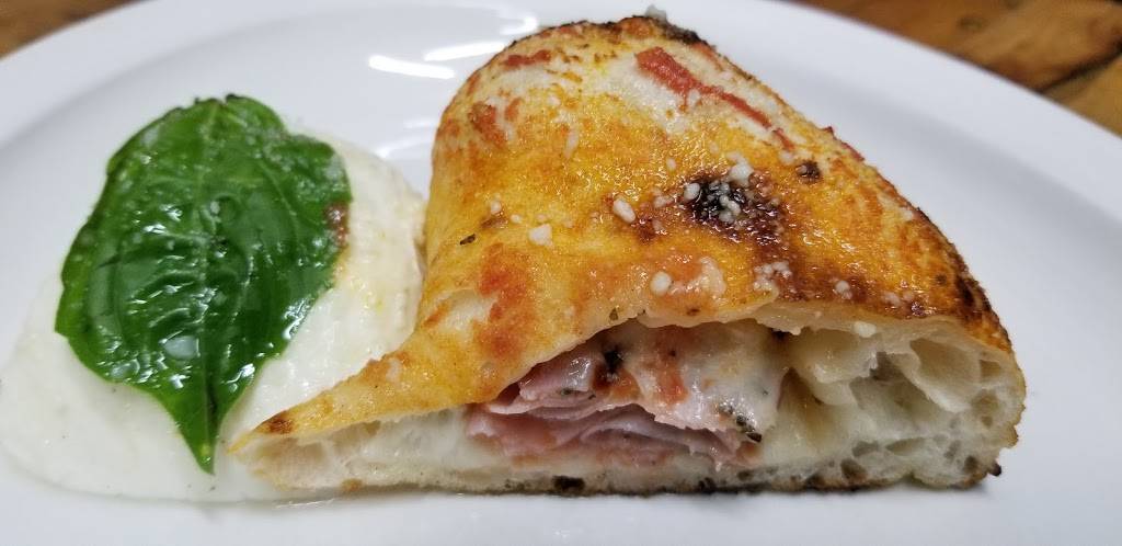 Giuseppes Pizza | restaurant | 1000 Eagle Ridge Dr, Schererville, IN 46375, USA | 2193220011 OR +1 219-322-0011