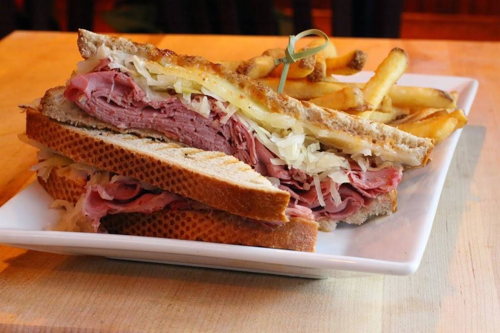 McLaddens Northampton | restaurant | 27 Pleasant St, Northampton, MA 01060, USA | 4133413680 OR +1 413-341-3680