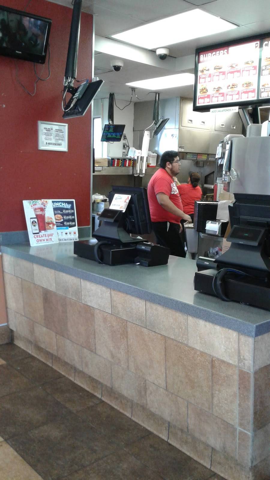 Jack in the Box | restaurant | 5025 S Lancaster Rd, Dallas, TX 75216, USA | 2143766722 OR +1 214-376-6722